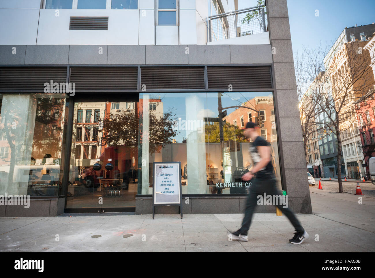 Un Kenneth Cole store sur le Bowery à New York, le jeudi 17 novembre 2016. (© Richard B. Levine) Banque D'Images