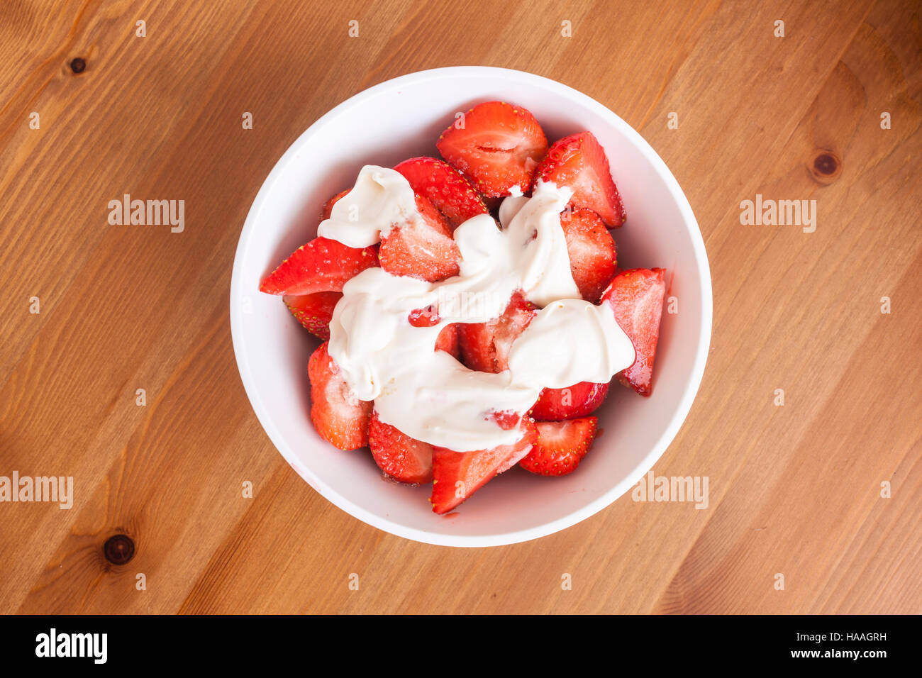 Des fraises et de la crème. Banque D'Images