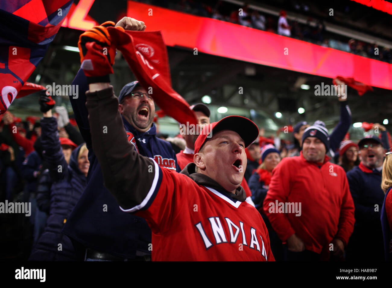 Cleveland, Ohio, USA. 30Th Oct, 2016. CLEVELAND, OH - Octobre 26 Kracheck .Joey cheers après les indiens a marqué pendant le jeu 5 de la Série mondiale entre les Indians de Cleveland et les Cubs de Chicago. Kracheck était à une montre de travail à Progressive Field dans le centre-ville de Cleveland, Ohio. (Michael F. McElroy © Michael F. Mcelroy/ZUMA/Alamy Fil Live News Banque D'Images