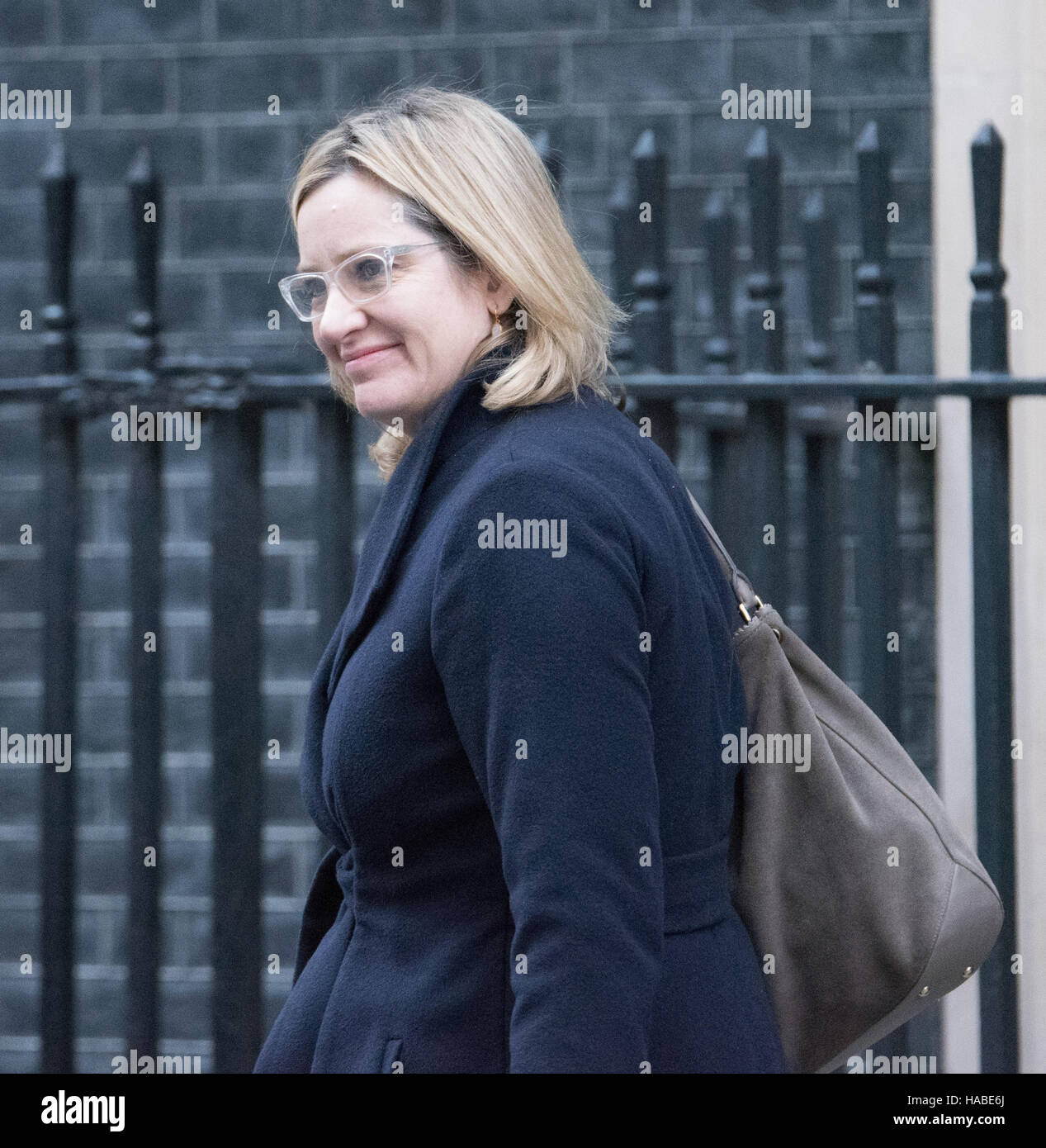 Londres, Royaume-Uni. 29 novembre, 2016. L'Amber Rudd, Ministre de l'intérieur, quitte Downing Street. Crédit : Ian Davidson/Alamy Live News Banque D'Images