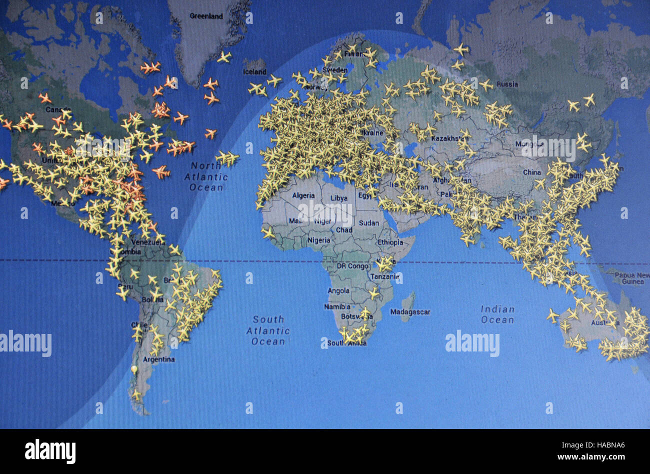 Plan de la circulation aérienne dans le monde entier sur Internet avec Flightradar site 24 Banque D'Images