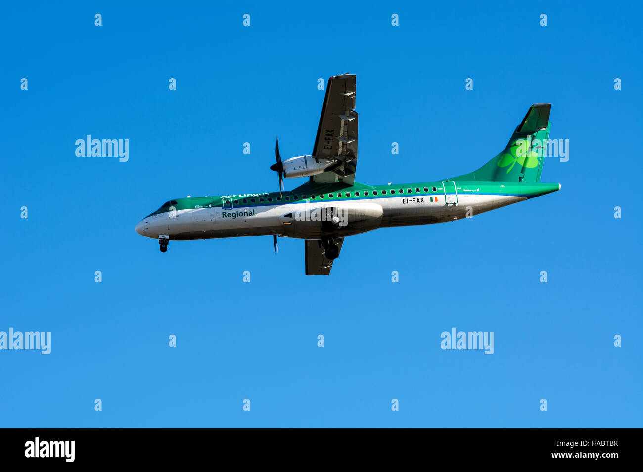 Aer lingus Air régional (Stobart) ATR-72 près de l'aéroport de Birmingham, UK (AE-FAX) Banque D'Images