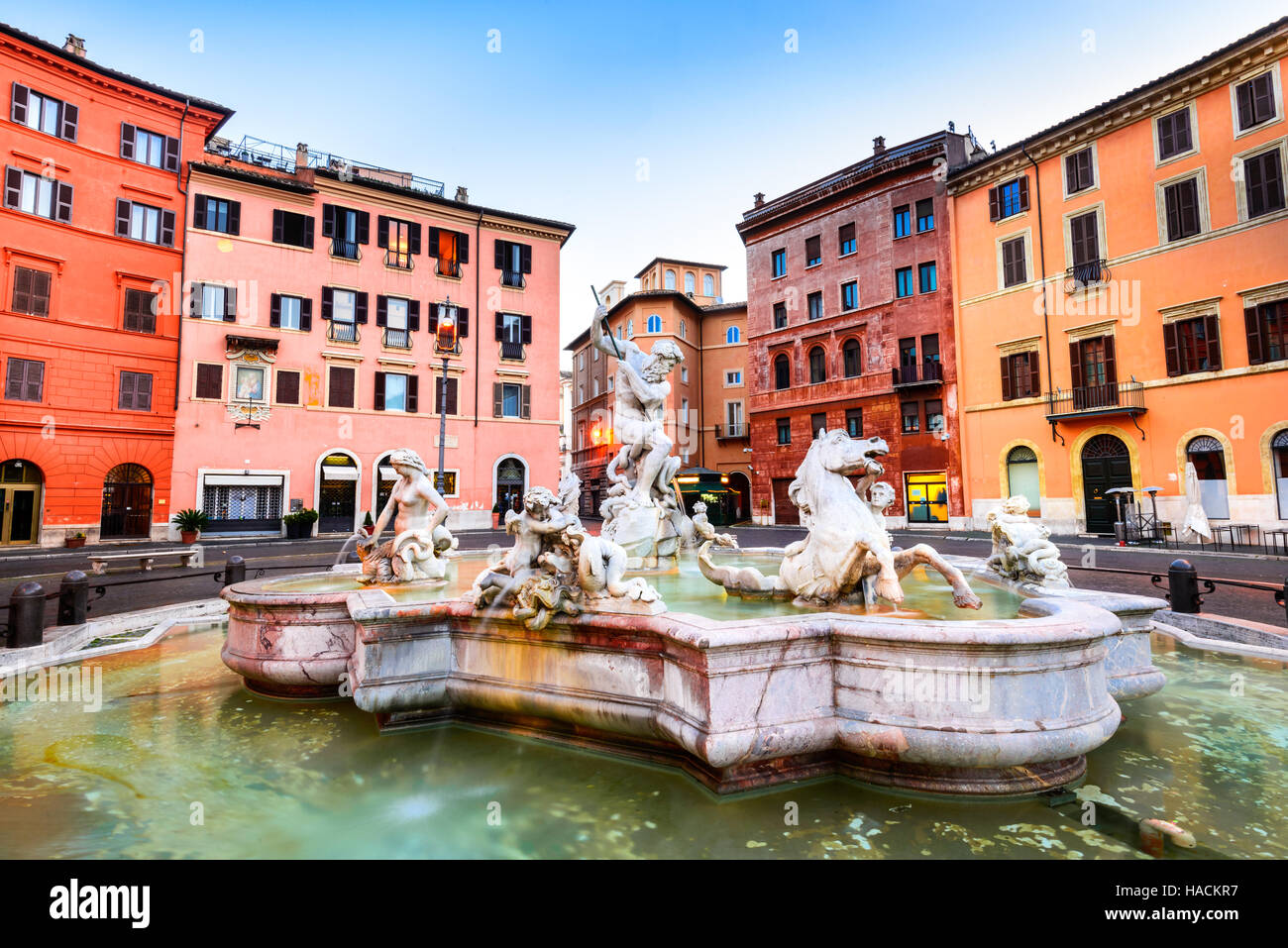 Rome, Italie. La fontaine de Neptune, à Piazza Navona. Cette fontaine de 1576 représente le dieu Neptune avec son trident lutte contre une pieuvre et Banque D'Images