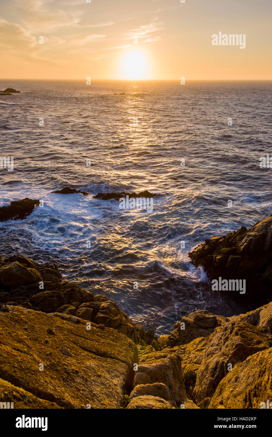 Coucher de soleil sur l'océan Pacifique, Point Lobos State Reserve, Big Sur, Californie, USA Banque D'Images