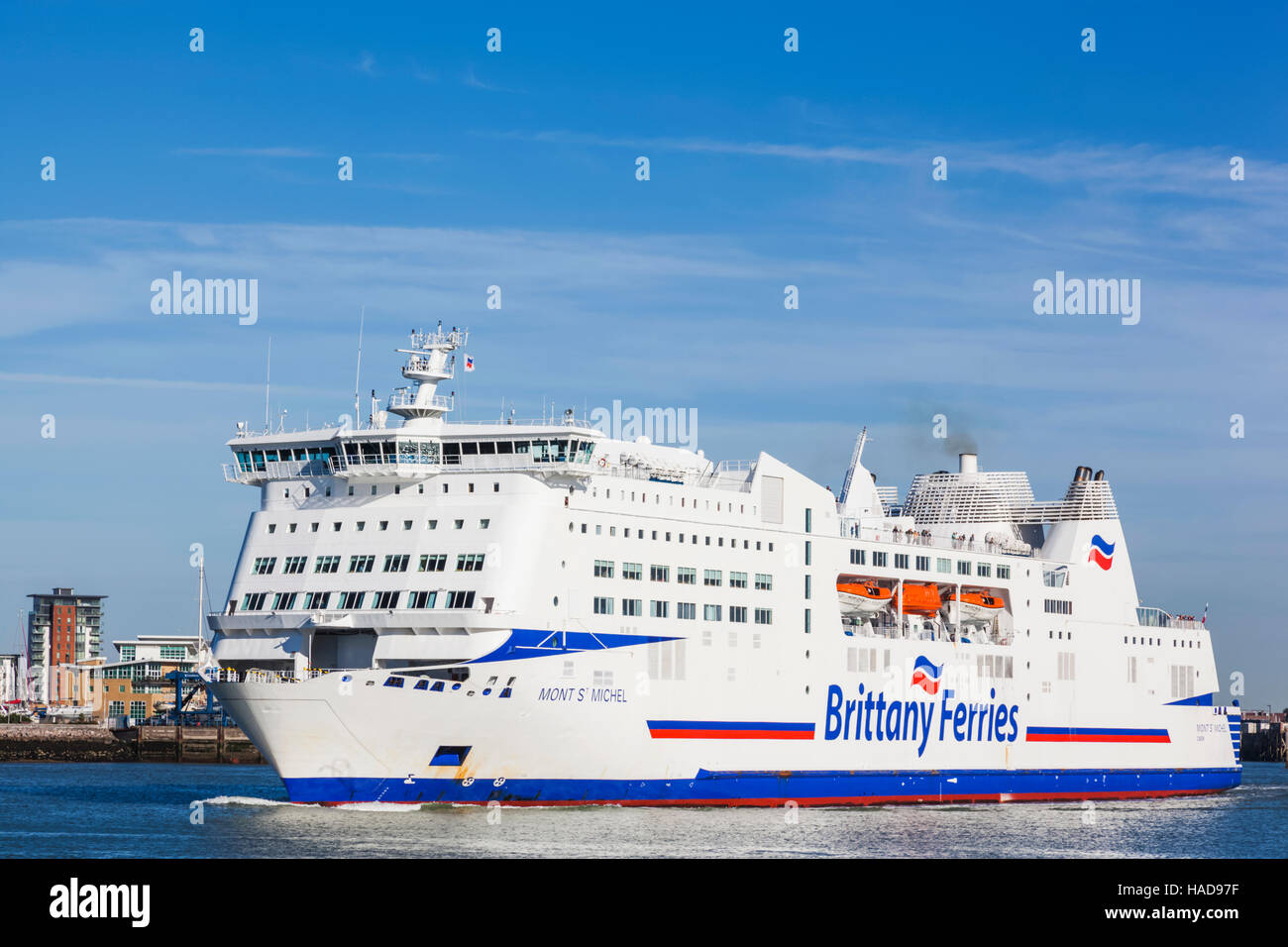 L'Angleterre, Portsmouth, Hampshire, navire de Brittany Ferries Mont St Michel Banque D'Images