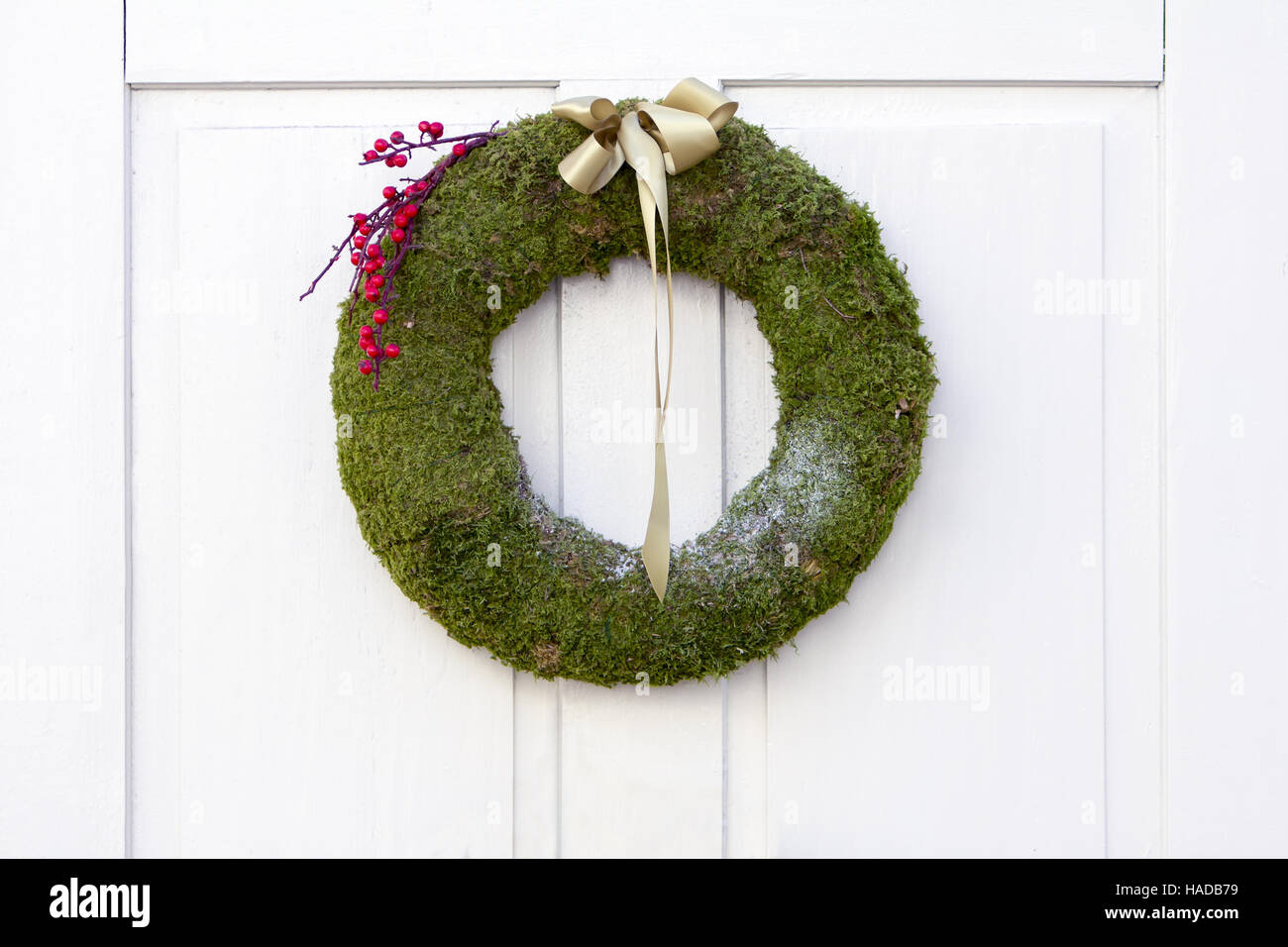Avènement couronne de Noël blanc sur la décoration de porte Banque D'Images