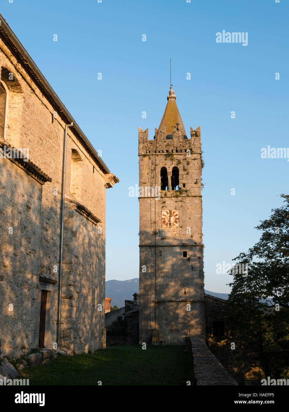 Le clocher, Hum, Istrie, Croatie. Banque D'Images