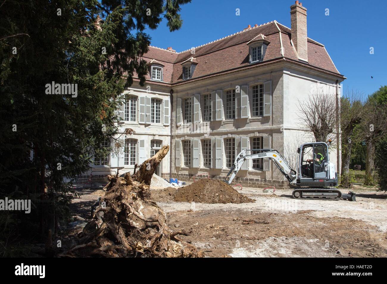 Restauration de l'ancienne école militaire, propriété de Stéphane Bern en Thiron Gardais, EURE ET LOIR (28), centre-VAL DE LOIRE, FRANCE Banque D'Images