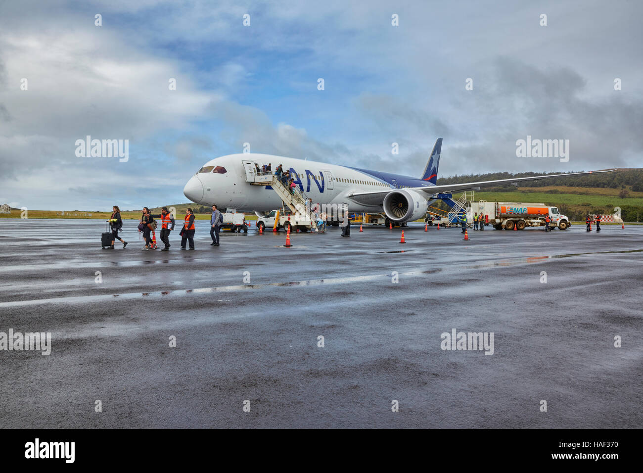 Lan Chile Dreamliner en avion, l'Aéroport International Mataveri, île de Pâques, Chili Banque D'Images