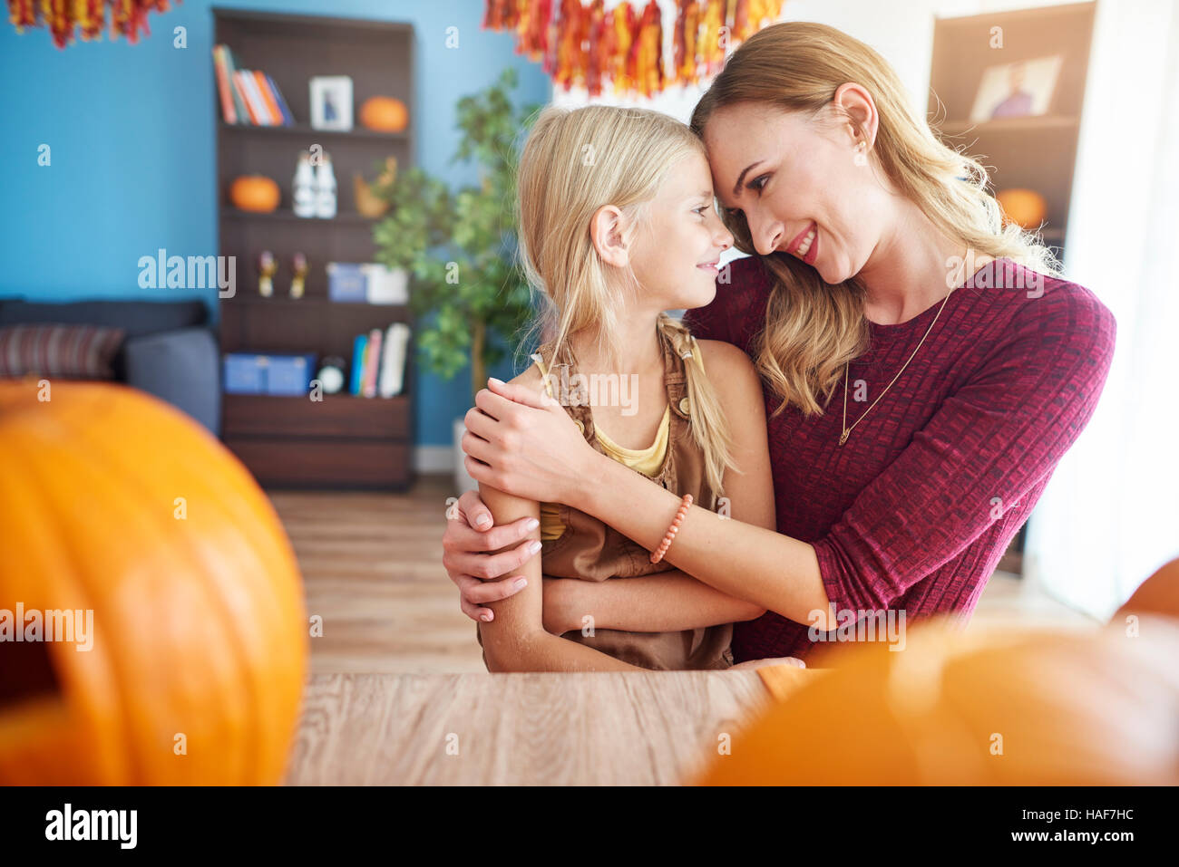 Maman et sa fille à l'Halloween Banque D'Images