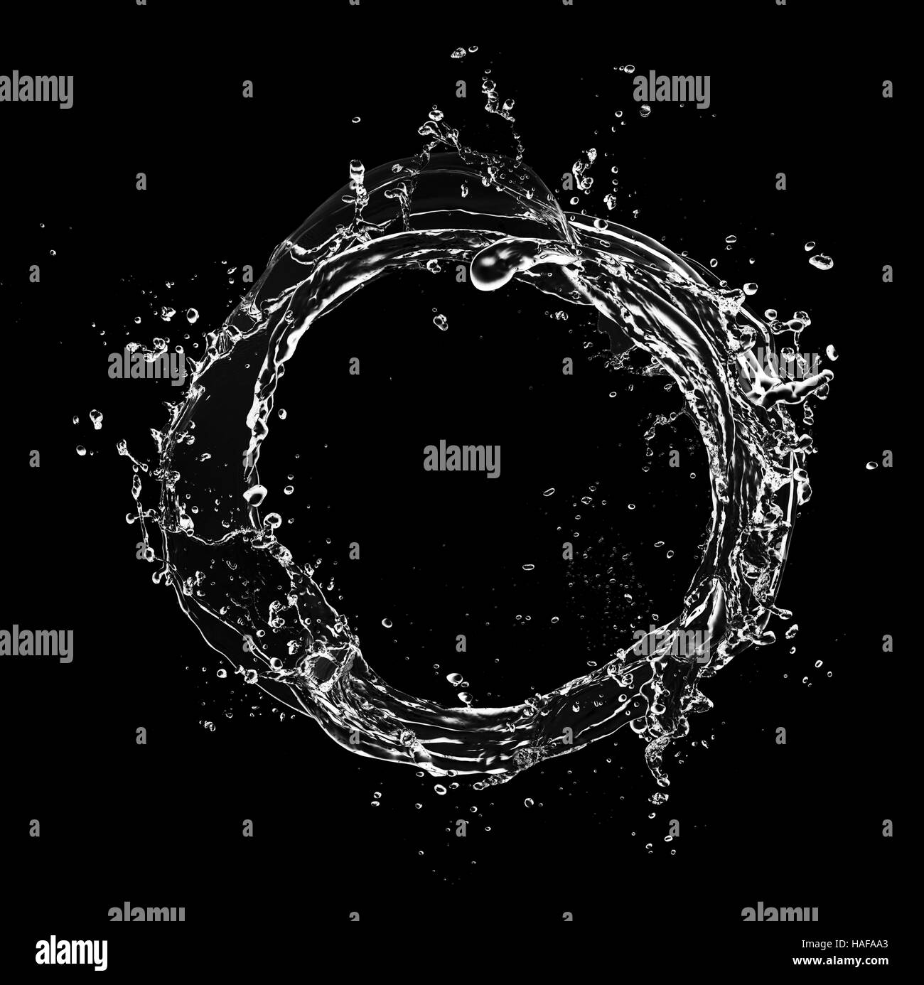 Résumé Les projections d'eau en forme de cercle, isolé sur fond noir Banque D'Images