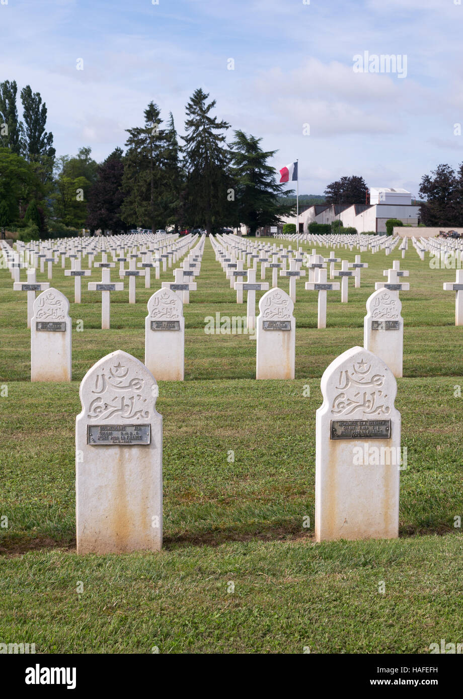 Tombes musulmanes et chrétiennes, le cimetière de guerre national français à Vic-sur-Aisne, Aisne, Hauts-de-France, France, Europe Banque D'Images