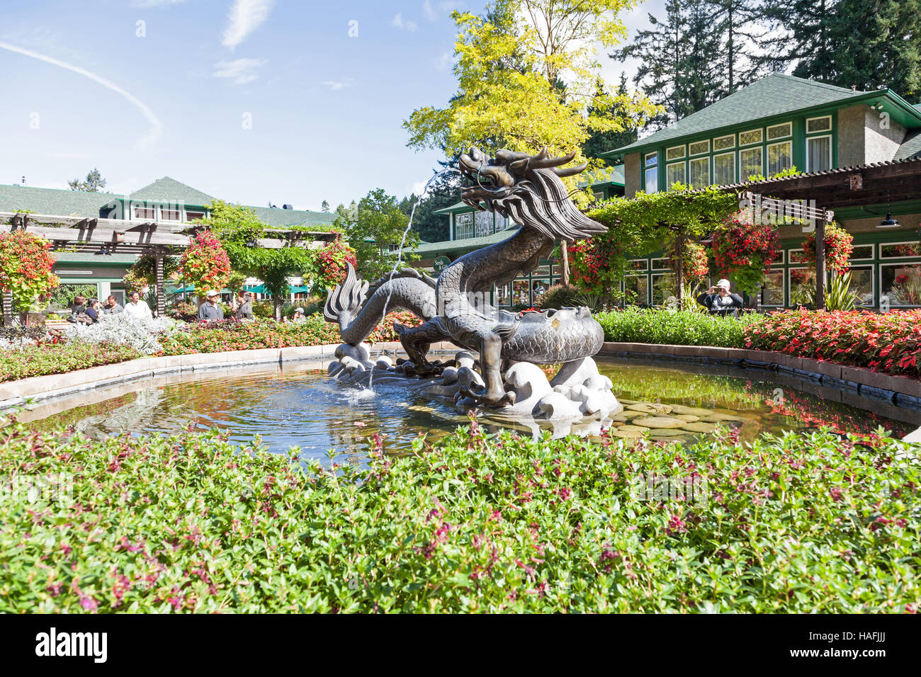 Dragon de bronze fontaine à Butchart Gardens, Brentwood Bay, British Columbia, Canada, situé près de Victoria, sur l'île de Vancouver Banque D'Images