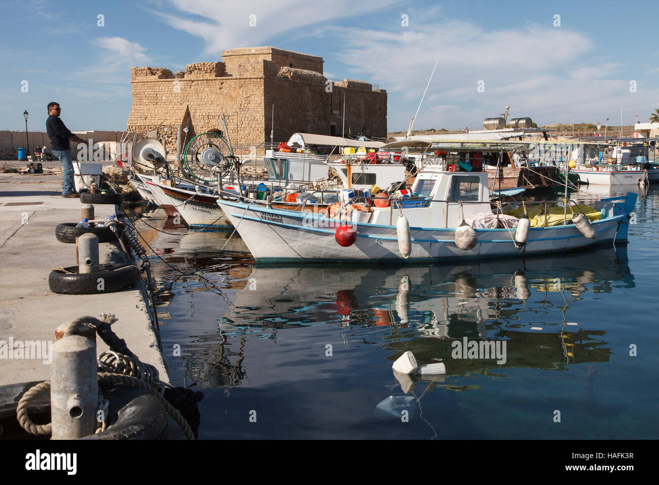 Le port de Paphos, Chypre et le Château Banque D'Images