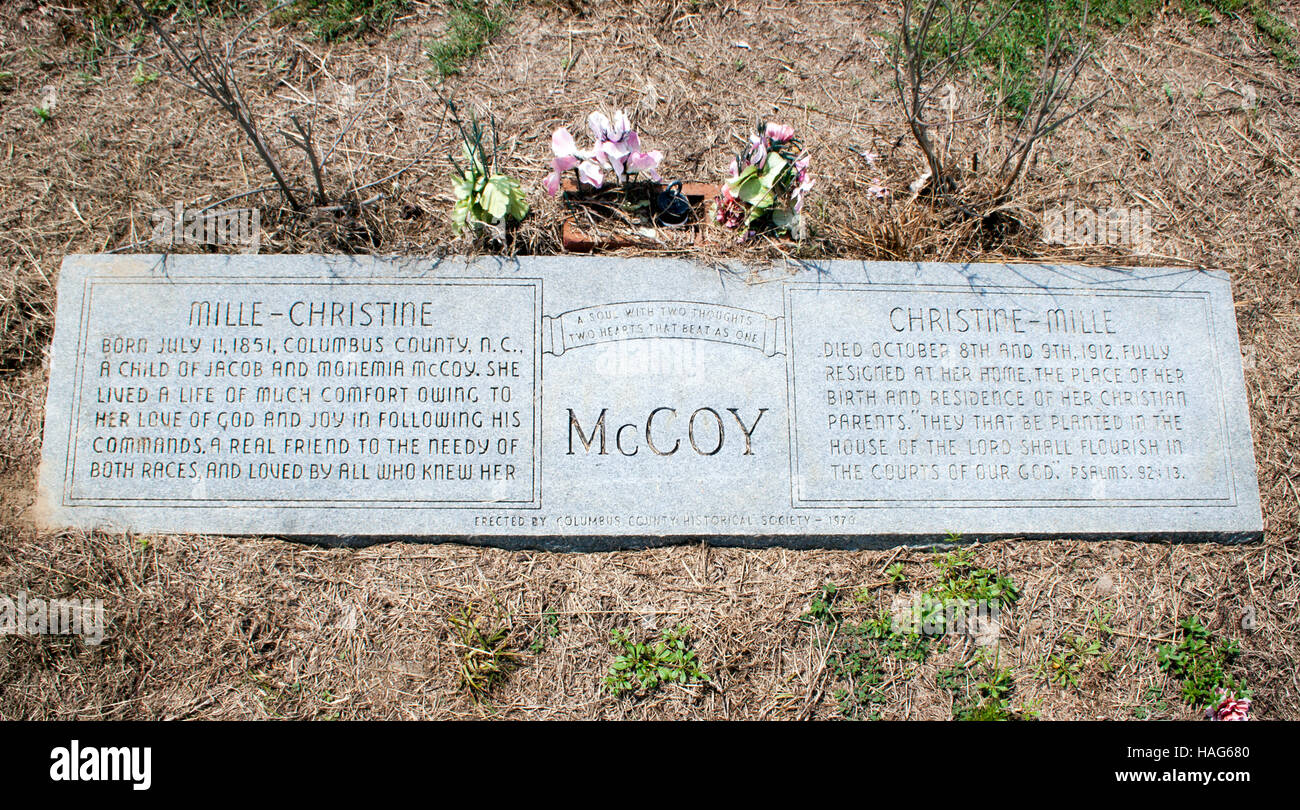 Tombe des jumeaux siamois McCoy à Whiteville, en Caroline du Nord, un chapitre peu connu de l'histoire des frères et sœurs conjoints. Banque D'Images