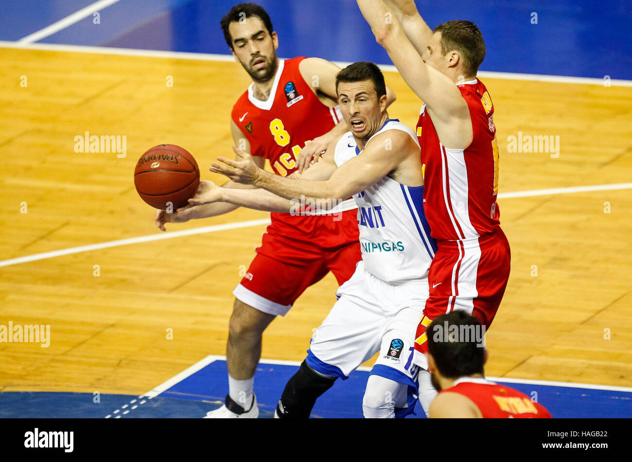 Murcia, Espagne. 30 novembre, 2016. Match de basket entre l'EuroCup CB Murcia Ucam et BC Zenit Saint-Pétersbourg au Palacio de los Deportes en Murcie. Credit : ABEL F. ROS/Alamy Live News Banque D'Images