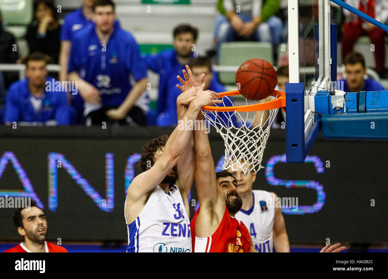 Murcia, Espagne. 30 novembre, 2016. Match de basket entre l'EuroCup CB Murcia Ucam et BC Zenit Saint-Pétersbourg au Palacio de los Deportes en Murcie. Credit : ABEL F. ROS/Alamy Live News Banque D'Images