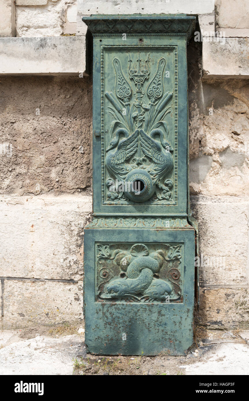 Élaborer l'eau de fonte fontaine, Villers-Cotterêts, Aisne, Hauts-de-France, France, Europe Banque D'Images