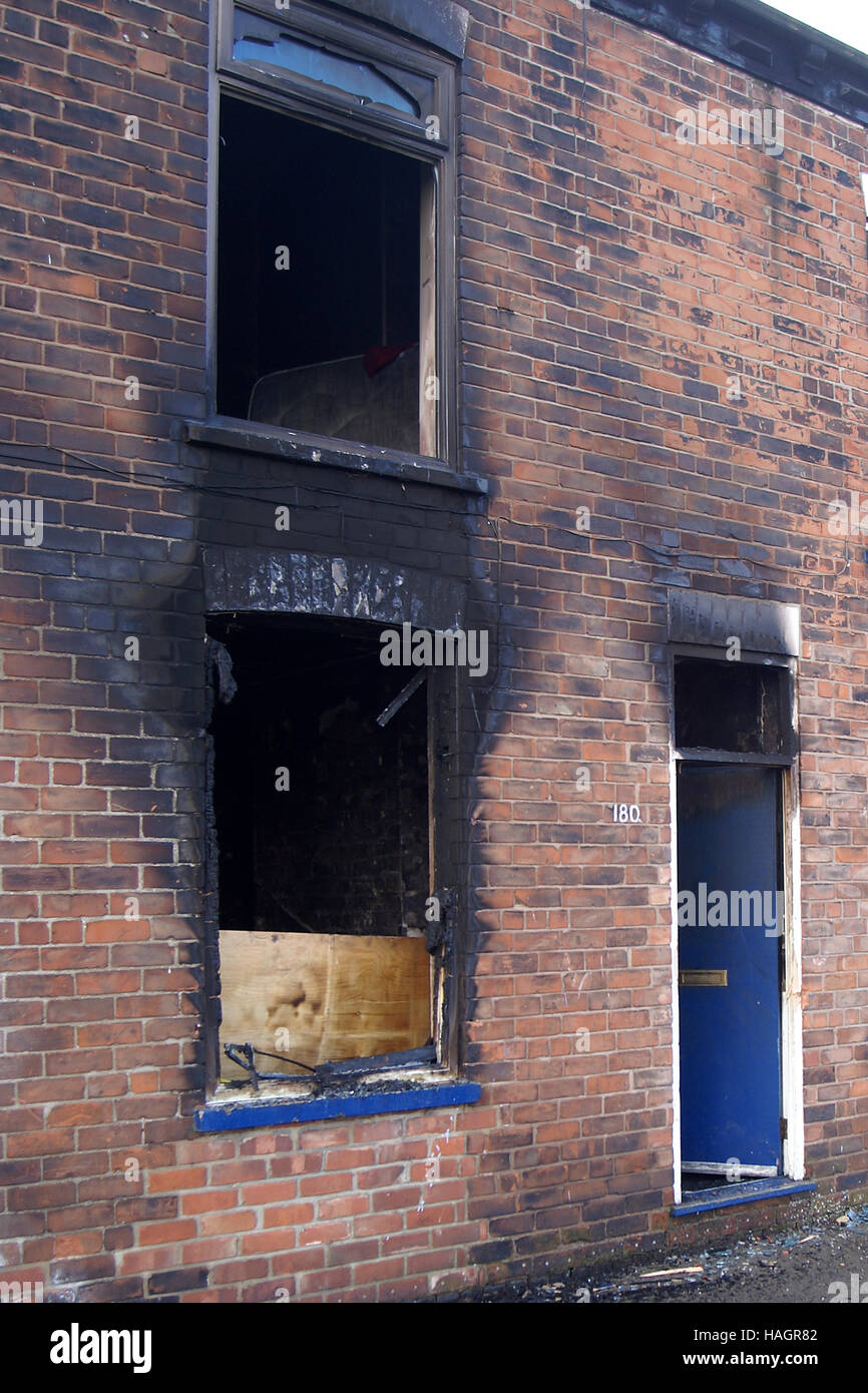 Incendie de leur maison familiale détruite par un incendie, Hull Banque D'Images