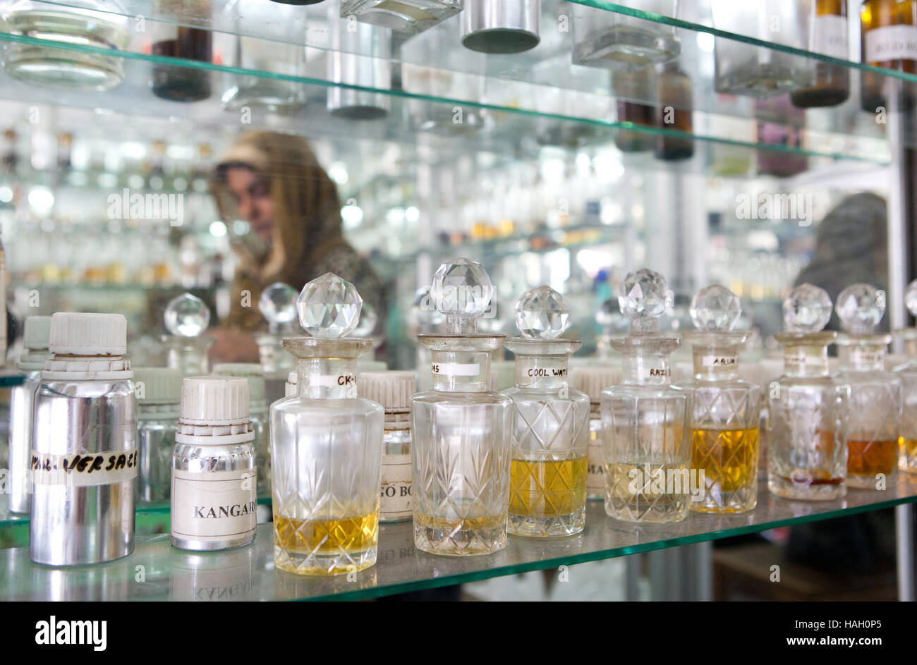 Le parfum et l'huile aromatique shop à Cochin, Inde. Banque D'Images