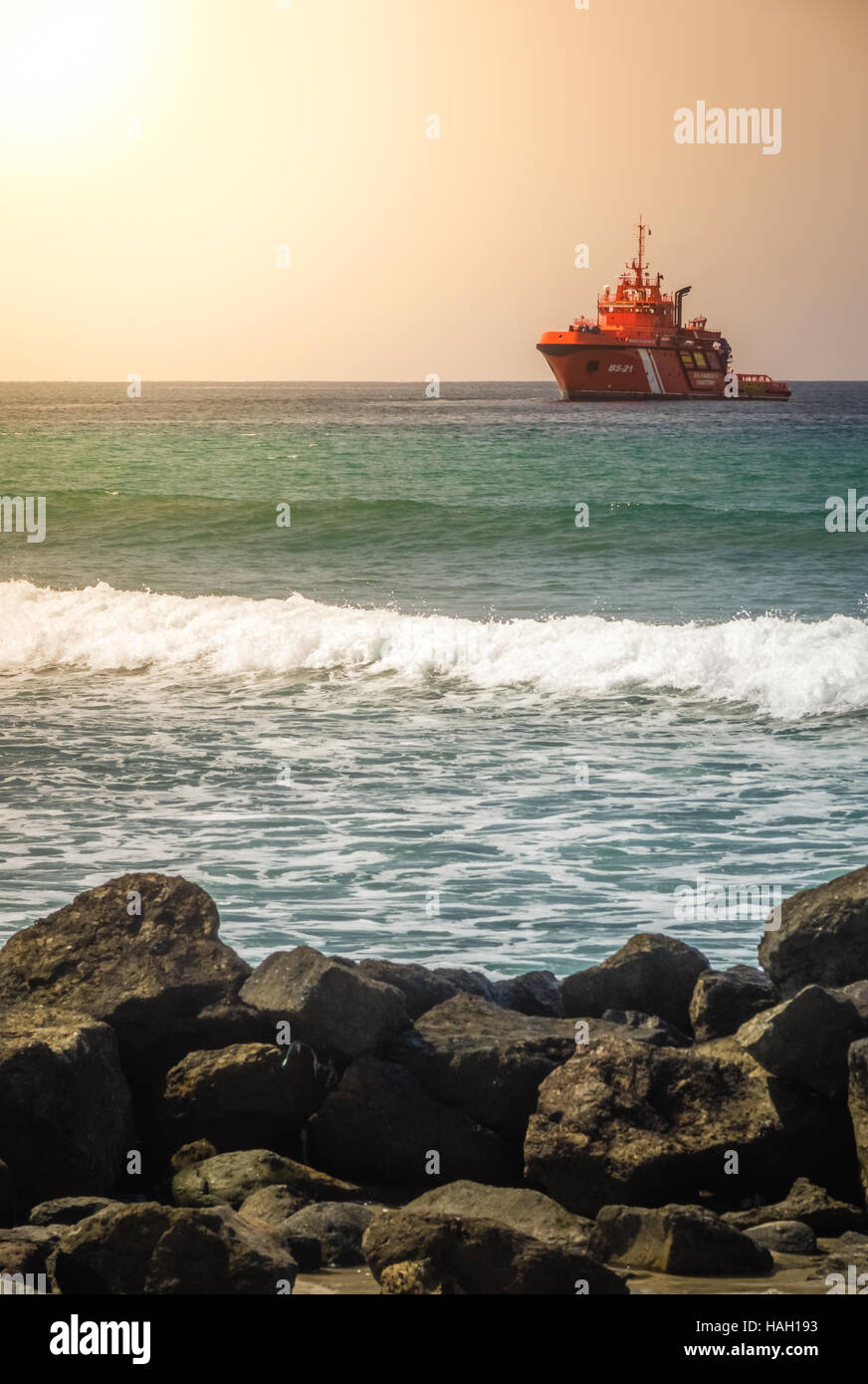 Navire militaire sur la mer au large de la côte de Gran Canaria, Espagne Banque D'Images