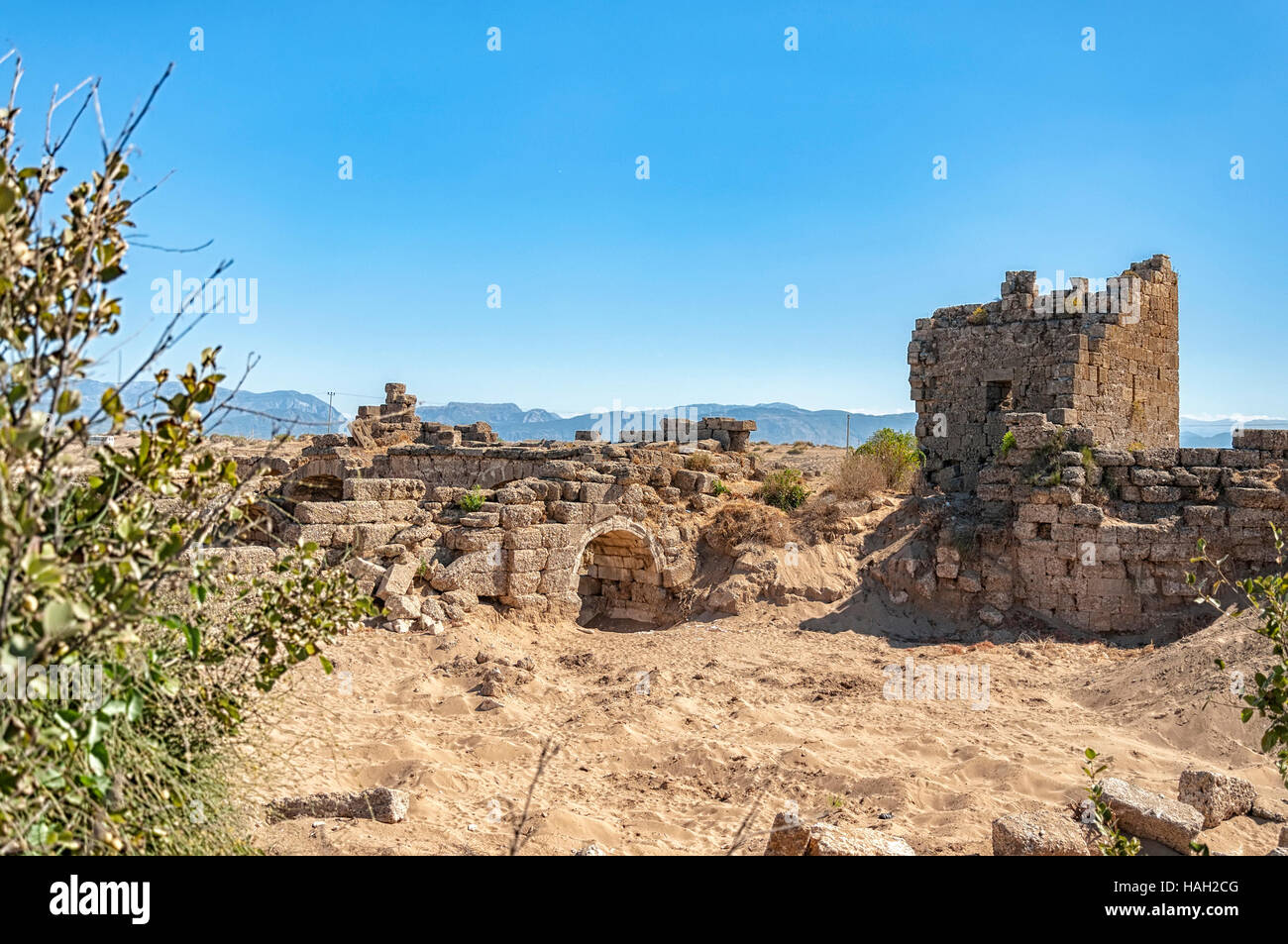 Une image de l'anciennes ruines romaines de la nécropole de l'est situé dans la ville turque de côté. Banque D'Images