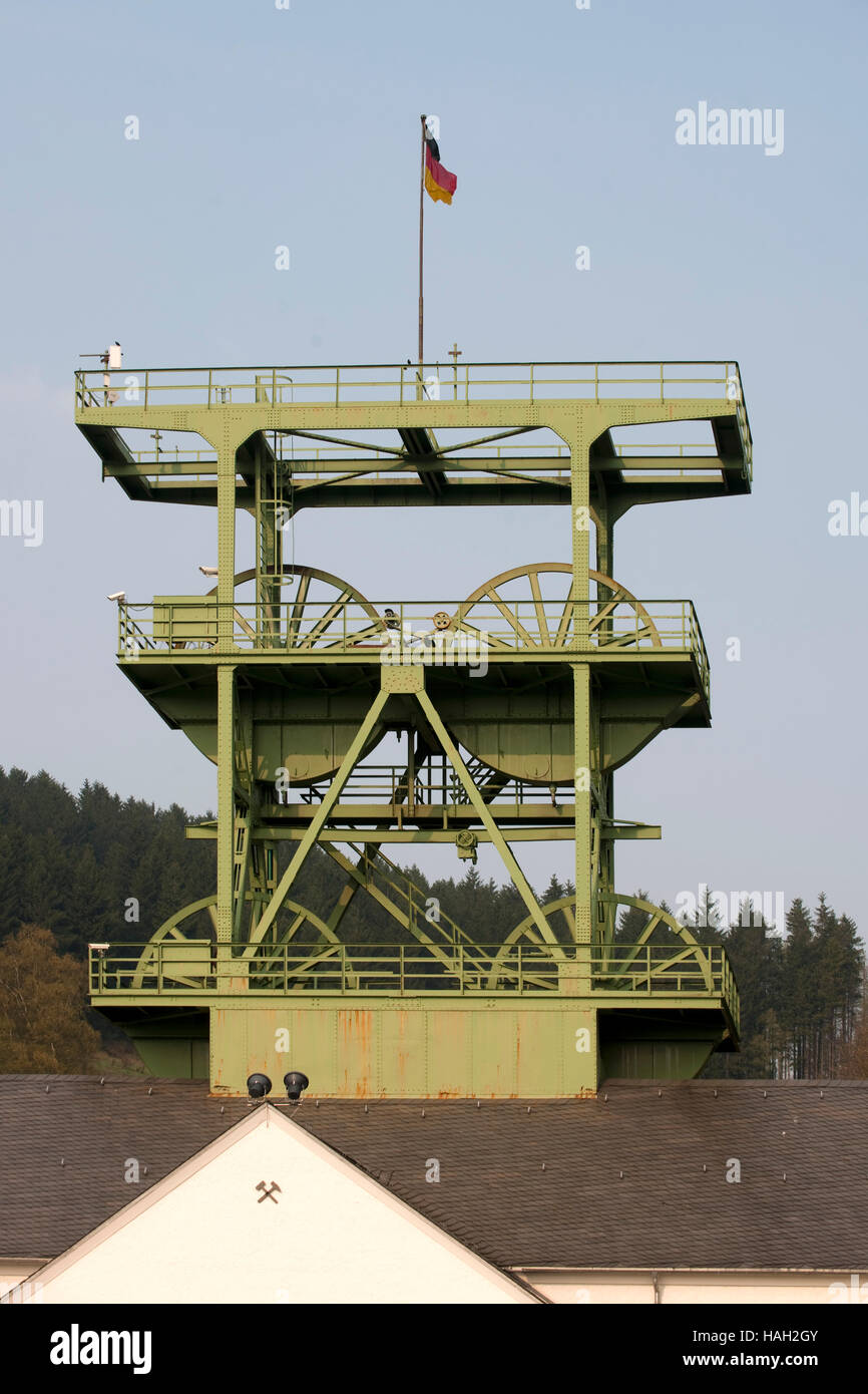 Deutschland, Nordrhein-Westfalen, Kreis Olpe, Attendorn, Meggen, commune française Sauerland-pyramiden. Meggener Das Bergwerk gehörte lange zu den b Banque D'Images