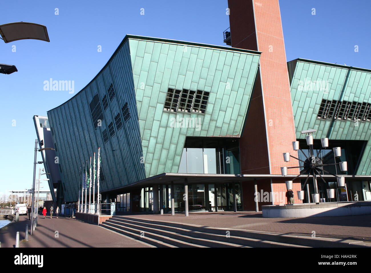 Le Centre des sciences NEMO à l'Oosterdok à Amsterdam, Pays-Bas. Banque D'Images