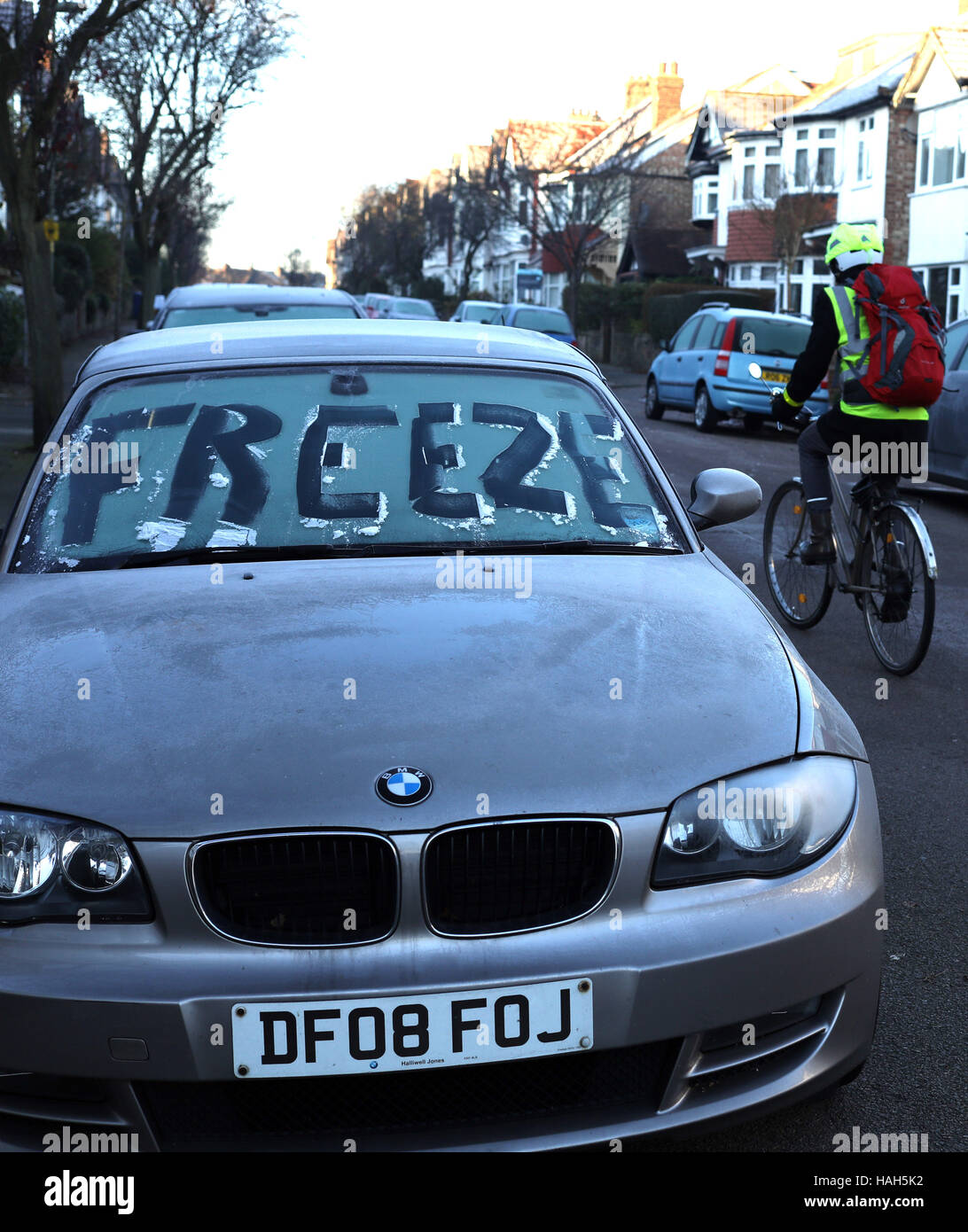 Pare-brise de voiture gel gelée mot écrit en gel Banque D'Images