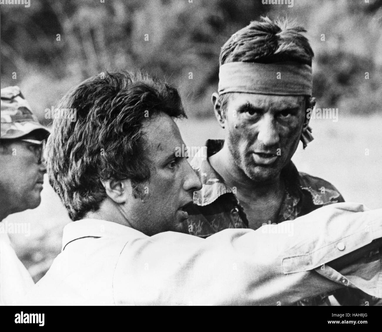 Le Deer Hunter Année : 1978 - USA Réalisateur : Michael Cimino Michael Cimino, Robert De Niro Shooting photo Banque D'Images