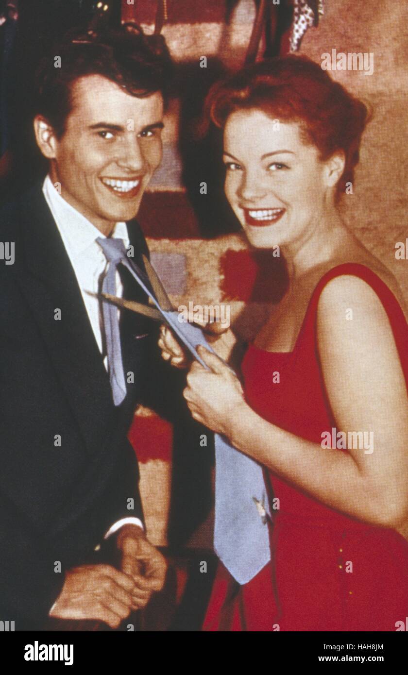 Romy Schneider et Horst Buchholz ont travaillé ensemble dans 2 films Montpti allemand réalisé par Helmut Kautner en1957 et Robinson soll nicht sterben réalisé par Josef von Baky en 1957 Banque D'Images