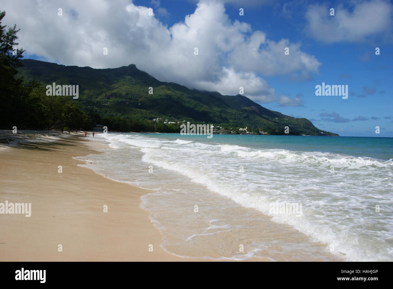 Vacances à la plage aux Seychelles. Ансе Beau Vallon beach tropical, l'île de Mahé, Seychelles, Afrique, Océan Indien. Banque D'Images