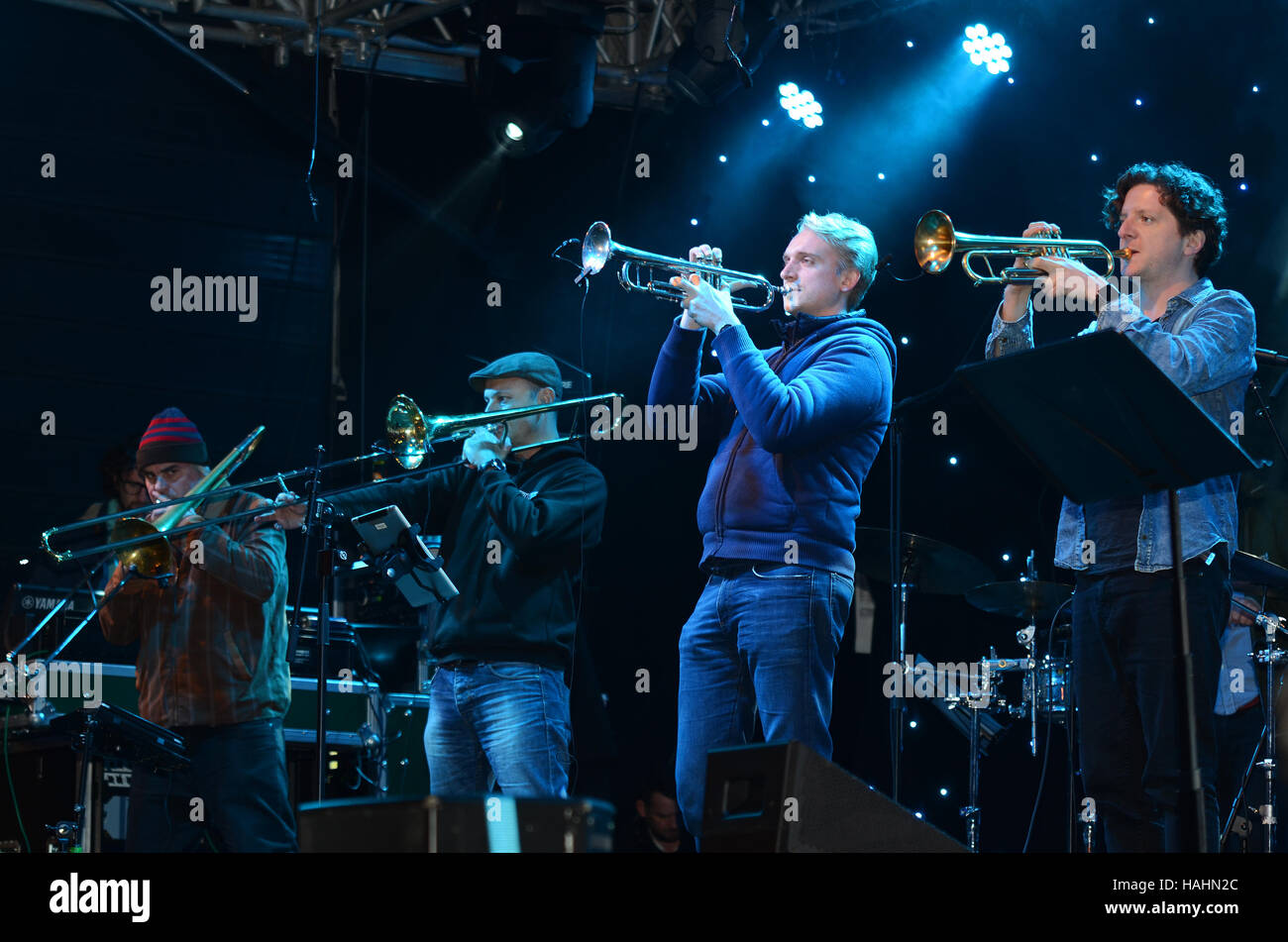 Hackney Colliery Band sont une touche moderne sur le thème de la bande en laiton et joué lors de la cérémonie de clôture des Jeux Olympiques de 2012 à Londres Banque D'Images