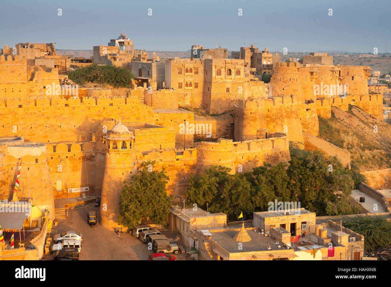 L'été indien de ville au lever du soleil. Jaisalmer, Rajasthan. L'Inde Banque D'Images