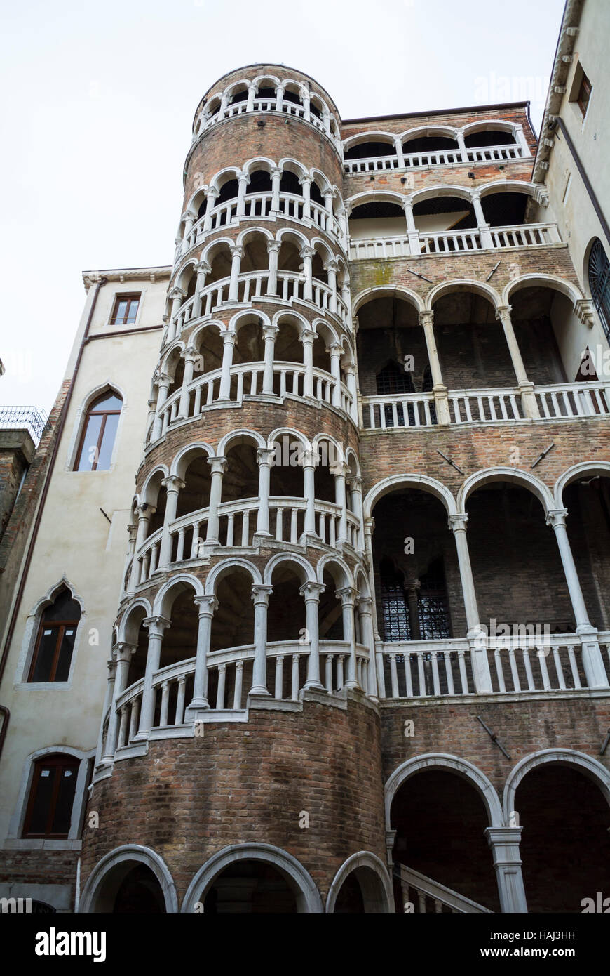 Venise, Italie, escalier gracieux du Palazzo Contarini, éditorial seulement Banque D'Images