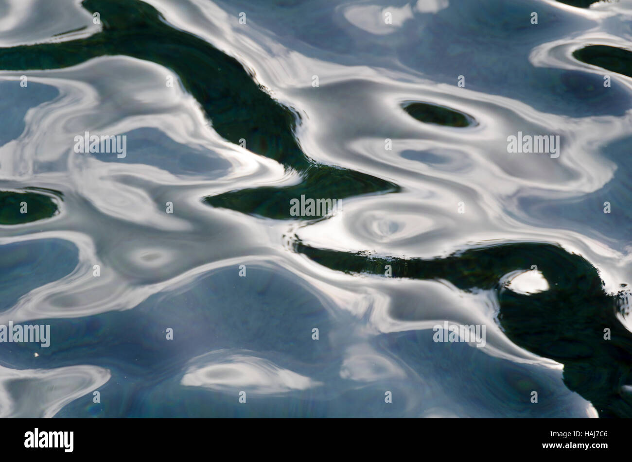 Les régularités et les reflets dans l'eau, piscines Limu, Niue, Océanie, Pacifique Sud Banque D'Images