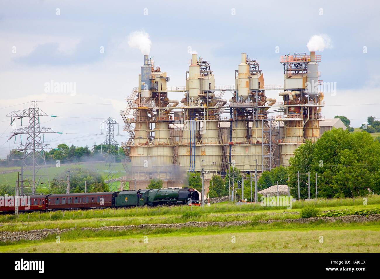 Locomotive vapeur 46233 Princess LMS Classe Couronnement de la duchesse de Sutherland.Tata Shapfell travaille calcaire, Shap, Cumbria, Angleterre Banque D'Images