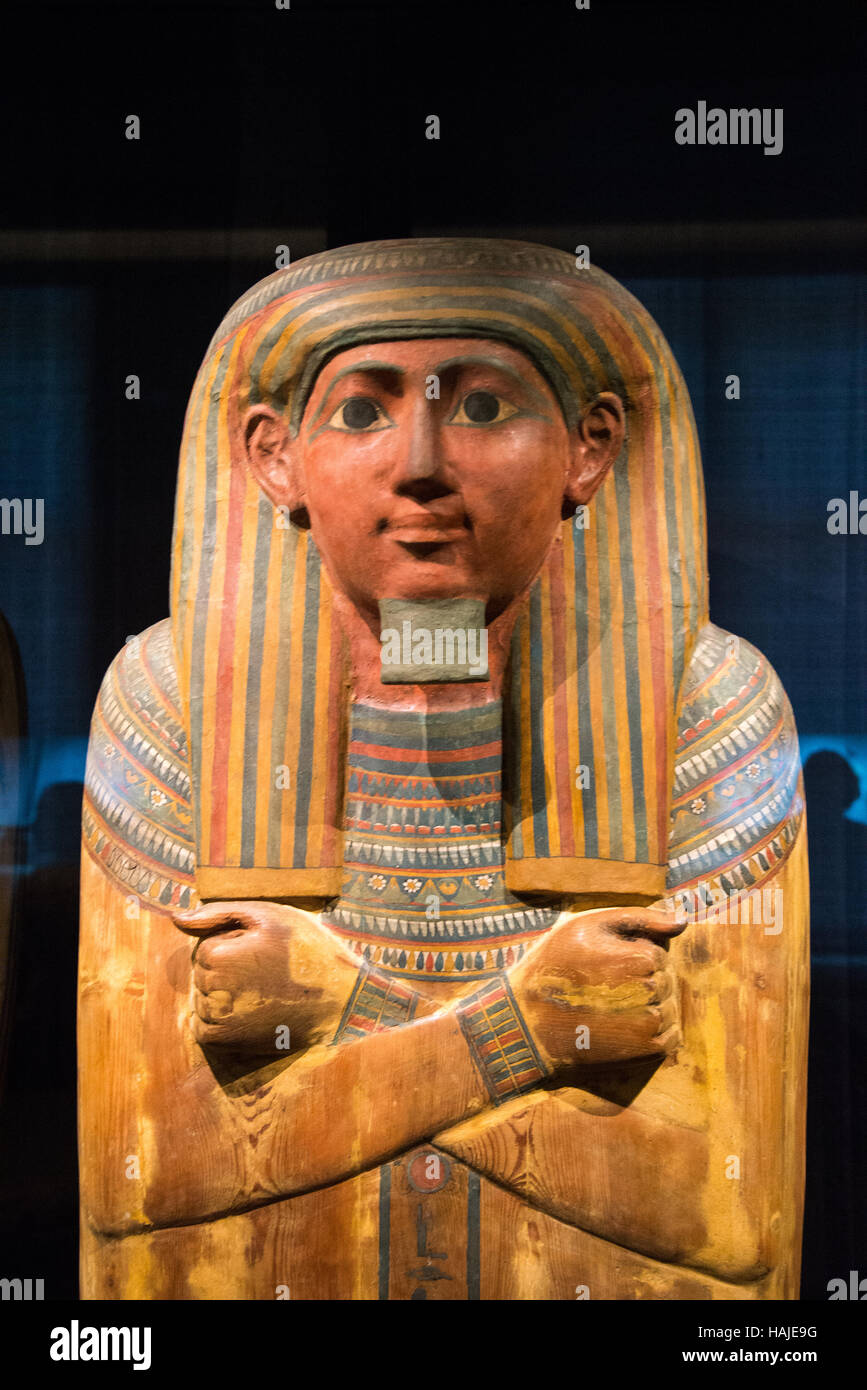 Petisis sarcophage en bois à Leyde museum Banque D'Images