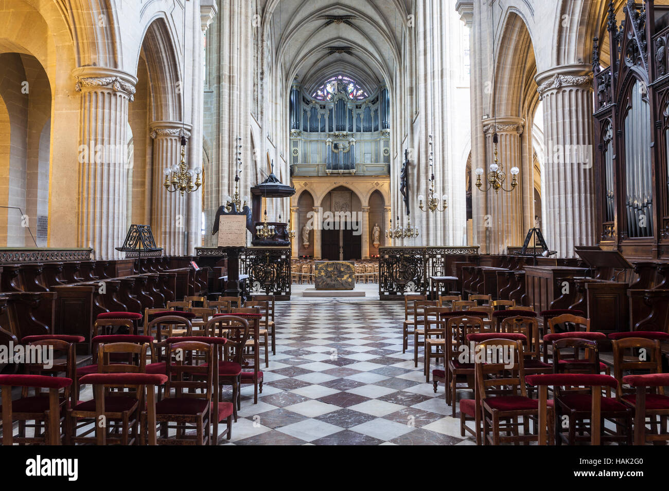 La nef de Saint Germain l'Auxerrois à Paris. Banque D'Images