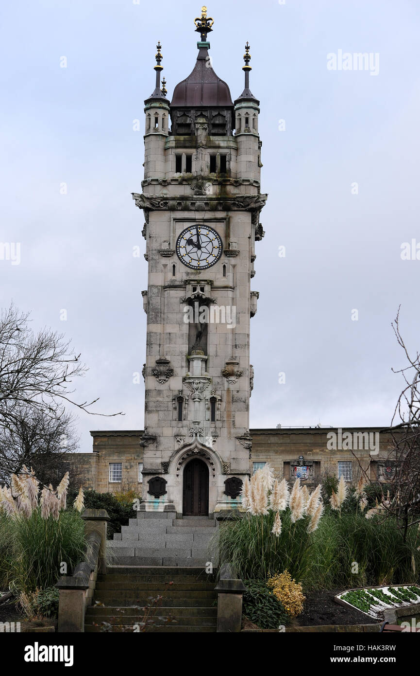 Whitehead Clock Tower à l'extérieur de la Mairie, Bury, Lancashire. Photo par Paul Heyes, Jeudi 01 Décembre, 2016. Banque D'Images