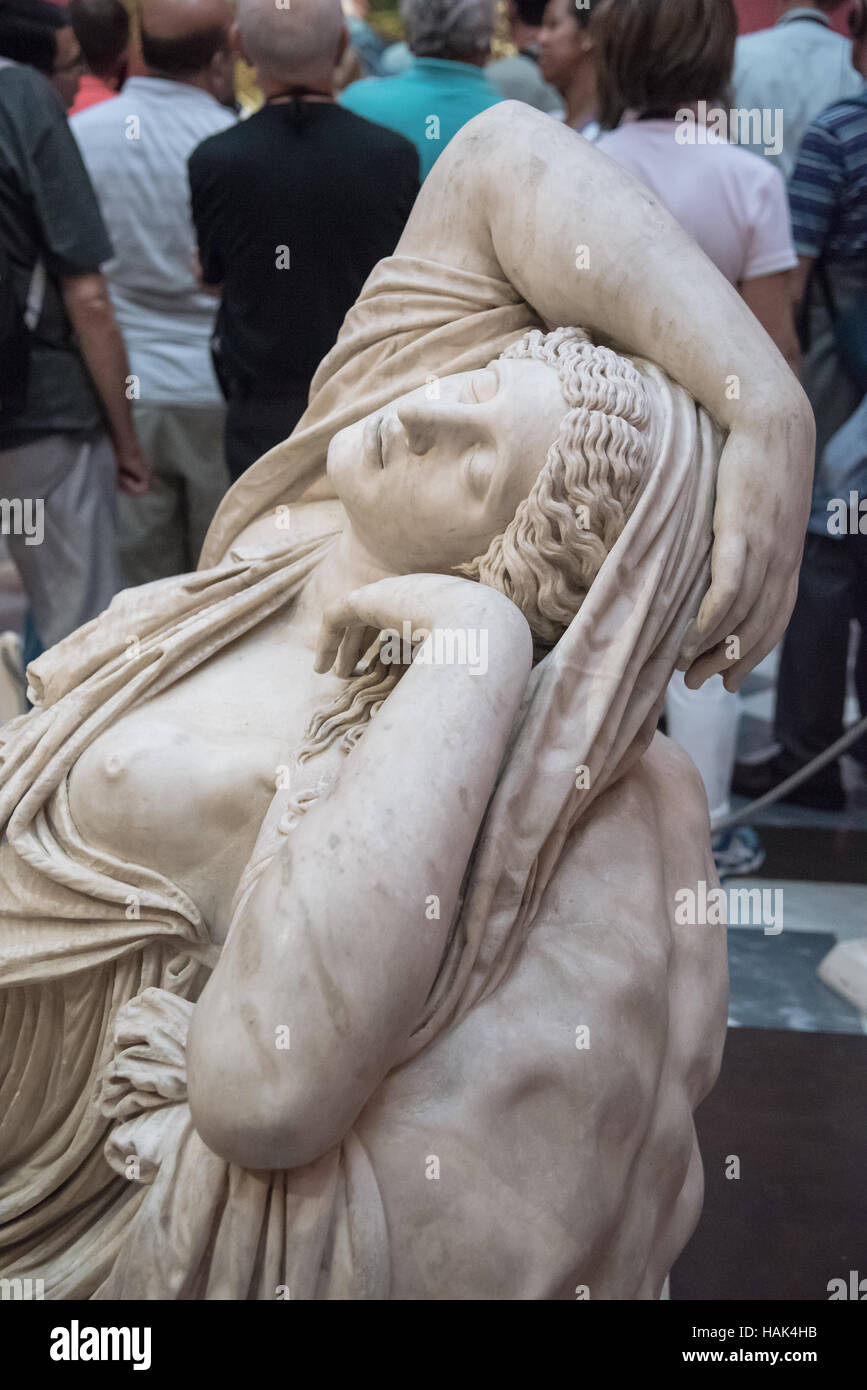 Détail de la sculpture de renommée mondiale Medici Ariane endormie, Galerie des Offices de Florence, capitale de la région Toscane, Italie Banque D'Images