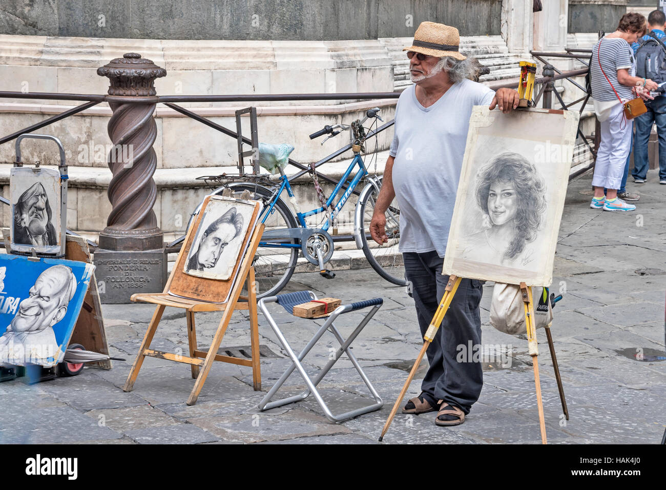 Artiste de rue, avec ses oeuvres, Florence, capitale de la région Toscane, Italie, Europe Banque D'Images