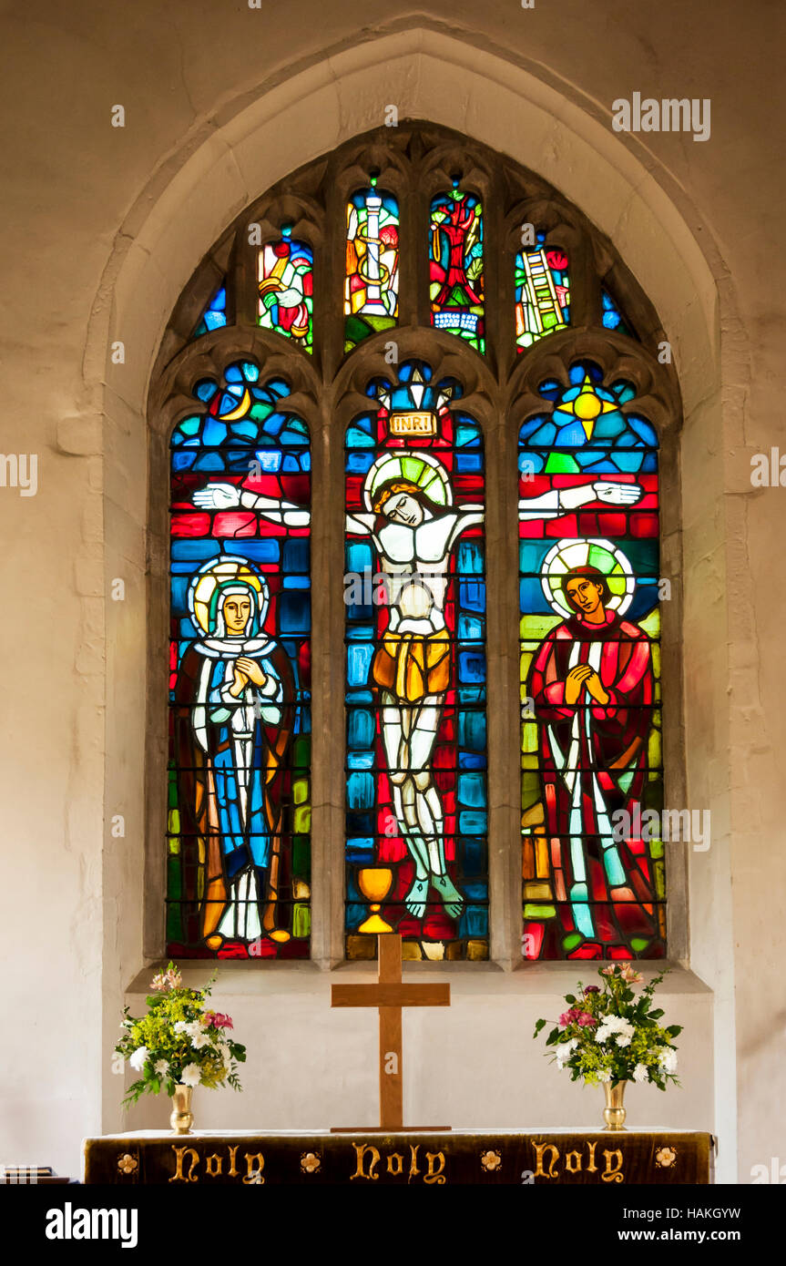 Vitraux de Evie Hone dans la fenêtre de l'Est de l'église St Mary vierge à Downe dans le Kent. Installé en 1950. Banque D'Images