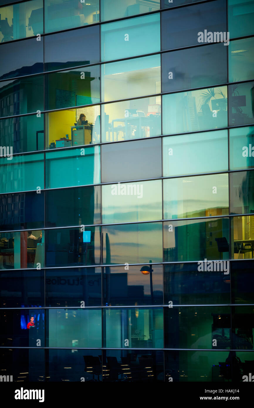 Salford Quays MediaCity extérieur bureau immeuble de bureau de développement urbain de l'espace développé pour laisser Petit Moyen Grand espace entreprises commerciales travaillant w Banque D'Images