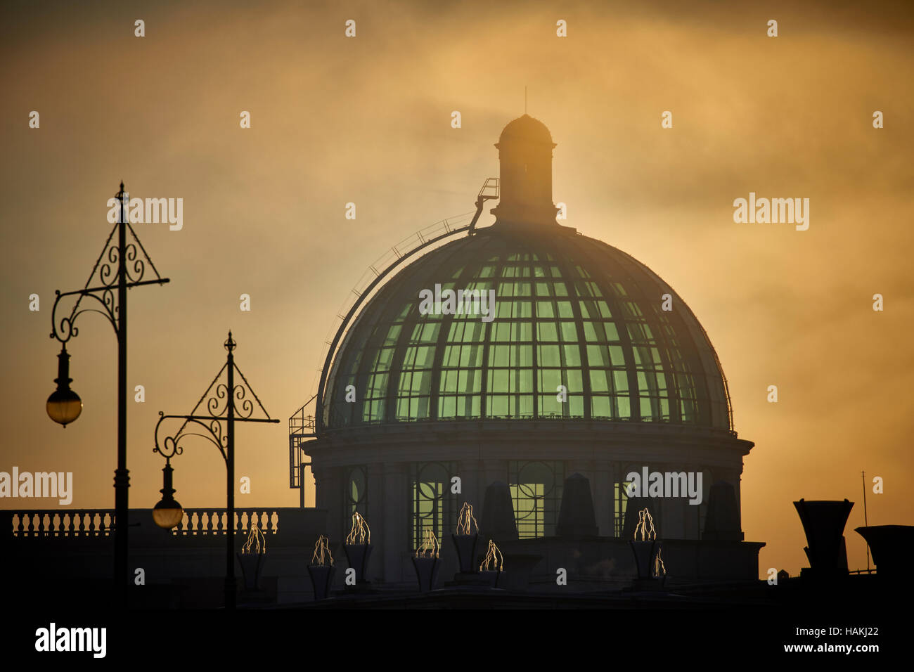 Structure du toit dome Centre Trafford Manchester intu shopping center mall boutiques magasins de détail détail les détaillants détaillant cité achat sortie produ Banque D'Images