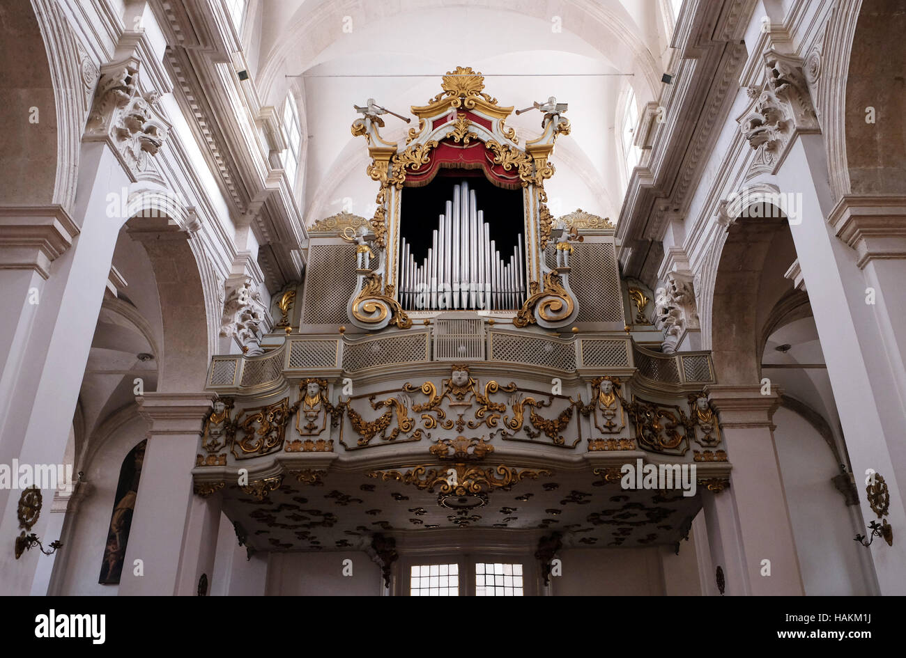 Vieil orgue majestueux dans la cathédrale de Dubrovnik, Croatie le 01 décembre 2015. Banque D'Images