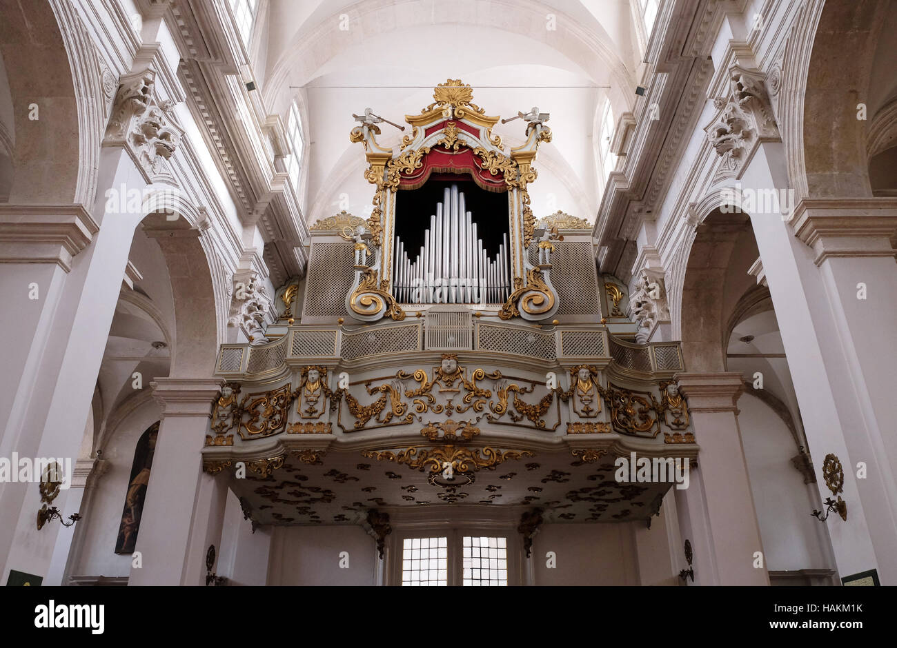 Vieil orgue majestueux dans la cathédrale de Dubrovnik, Croatie le 01 décembre 2015. Banque D'Images