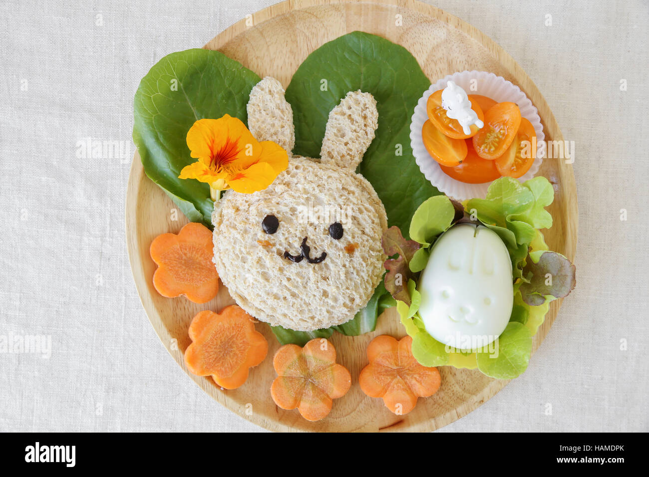 Lunch Box Buny Pâques, fun food art pour enfants Photo Stock - Alamy
