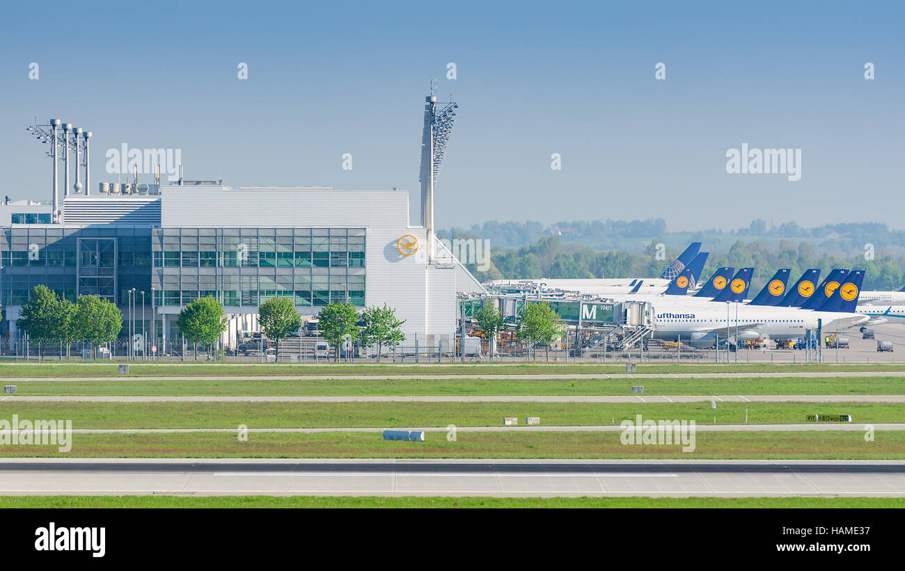 L'aéroport de Munich sert de plaque tournante pour le secondaire y compris Lufthansa Lufthansa régional et ses partenaires de Star Alliance. Banque D'Images