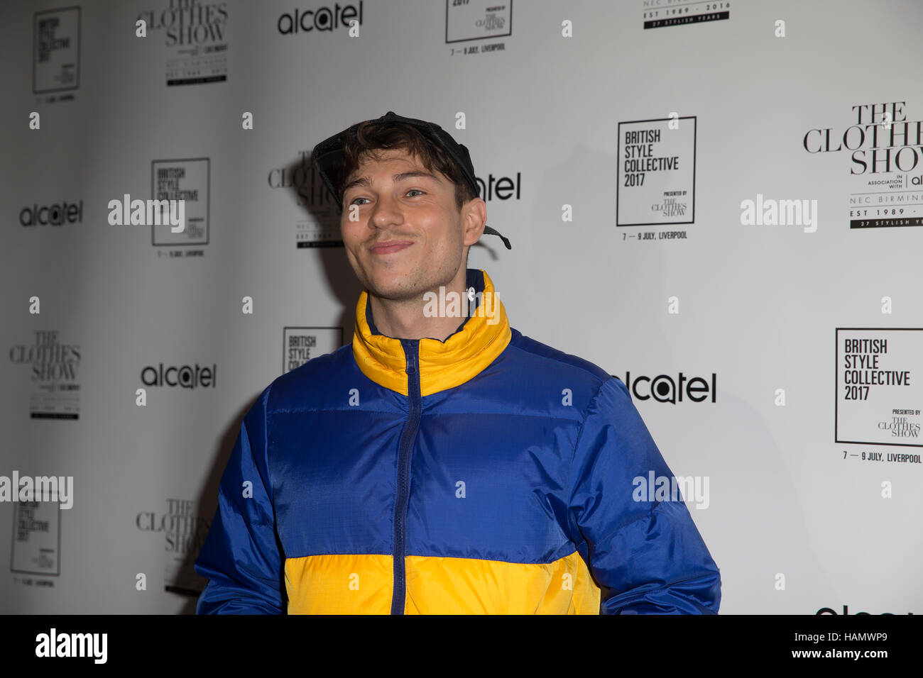 Birmingham, UK. 2 Décembre, 2016. Joey Essex, personnalité de la télévision anglaise, assiste à l'exposition de vêtements 2016 au NEC de Birmingham qui se déplace à Liverpool l'année prochaine Crédit : Keith Larby/Alamy Live News Banque D'Images